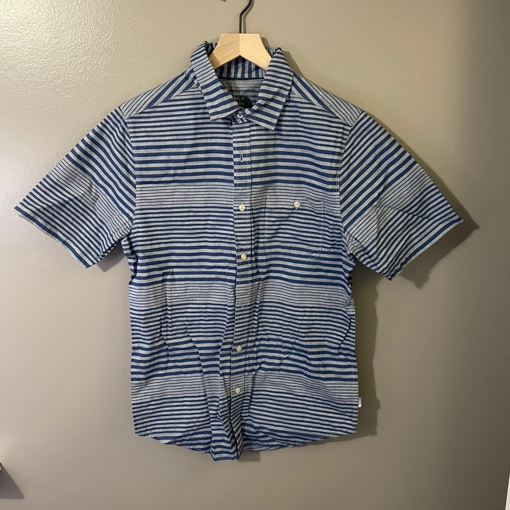 Men’s north face button down men’s shirt